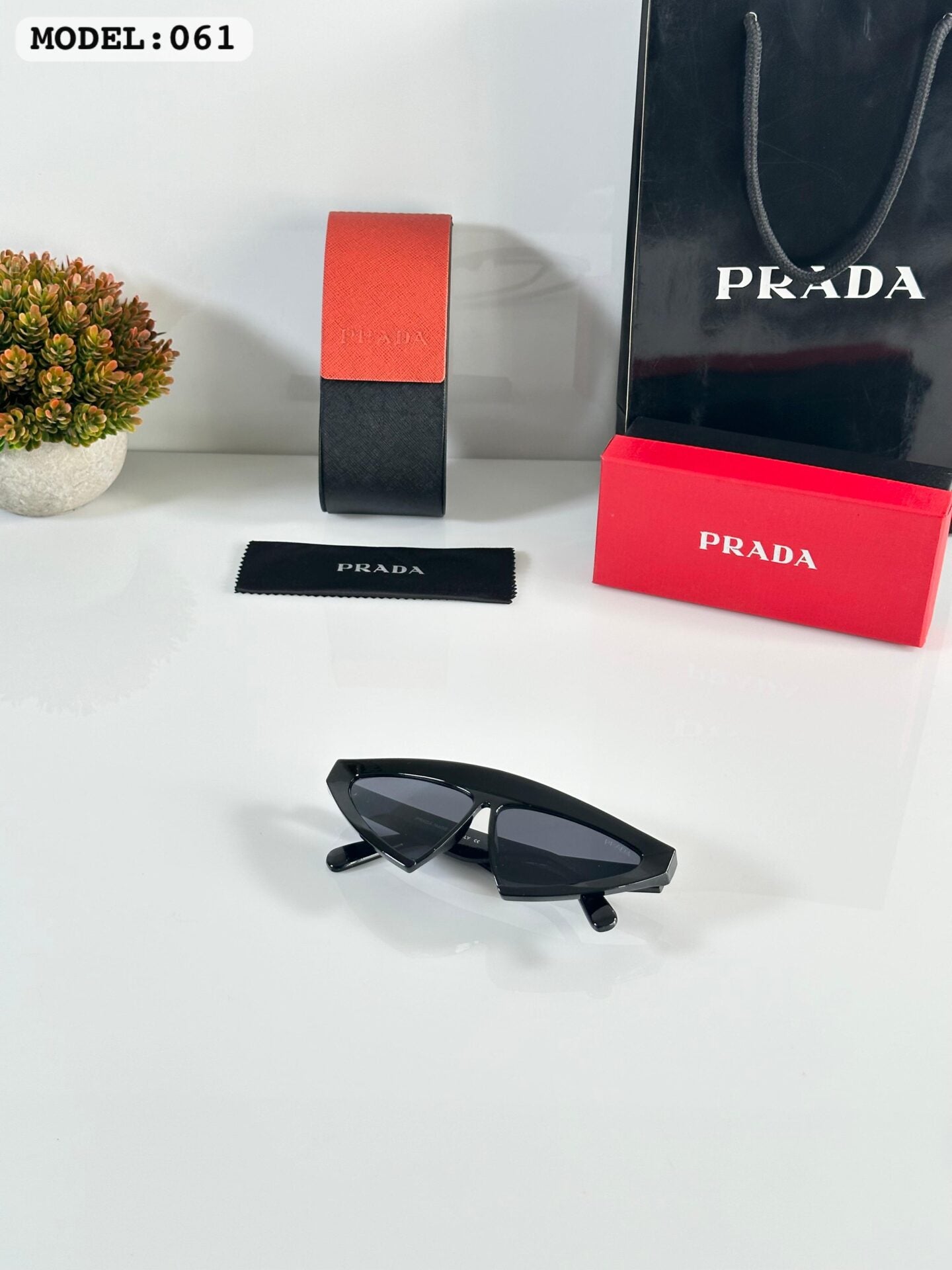Polycarbonate Black Sunglasses