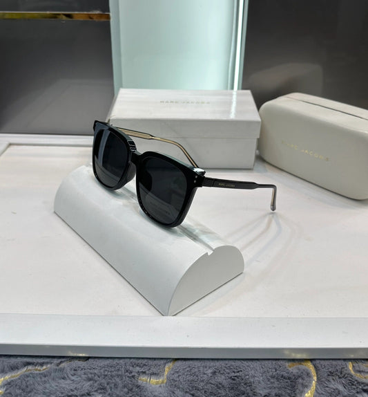 Marc Jacobs All Black Convertible Shade Attachment 8190