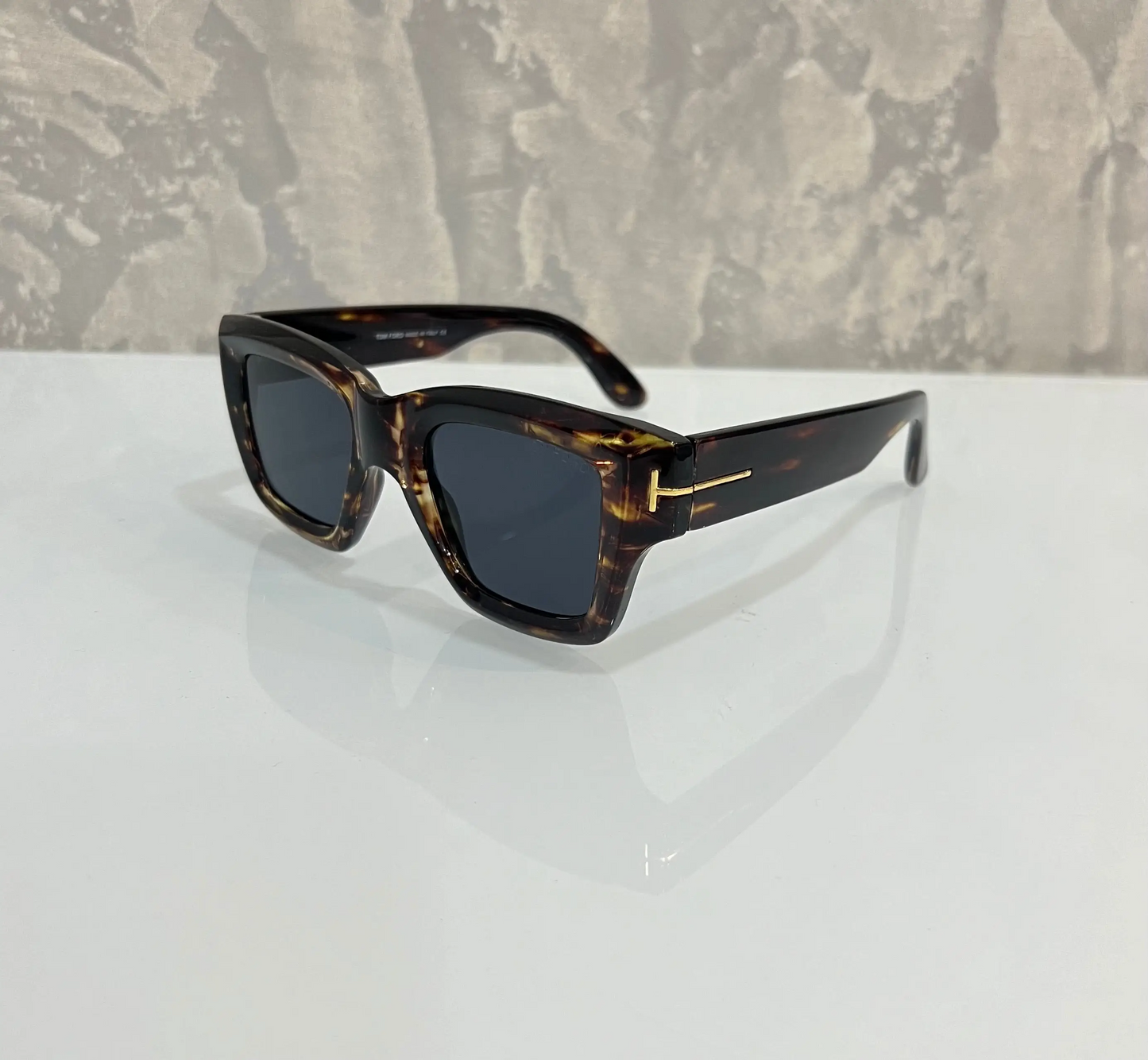 Tomf0rd Tiger Black Premium Shade 184